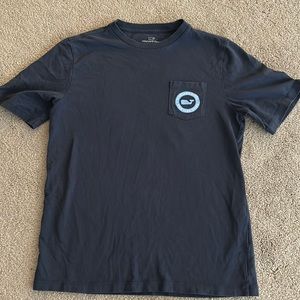 Vineyard Vines - youth medium t shirt